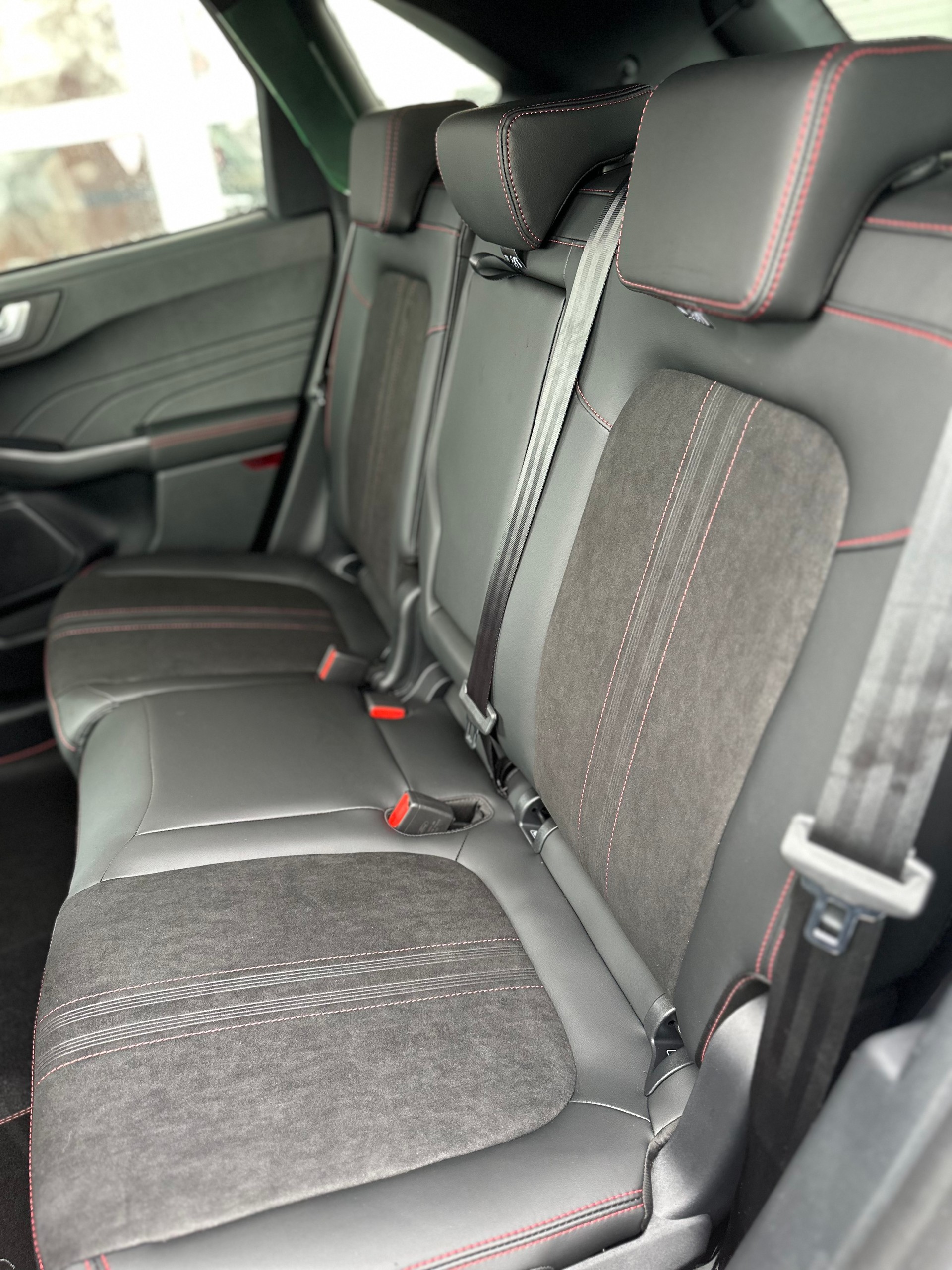 FORD Kuga 2.5 PHEV ST-Line X FWD-image-8