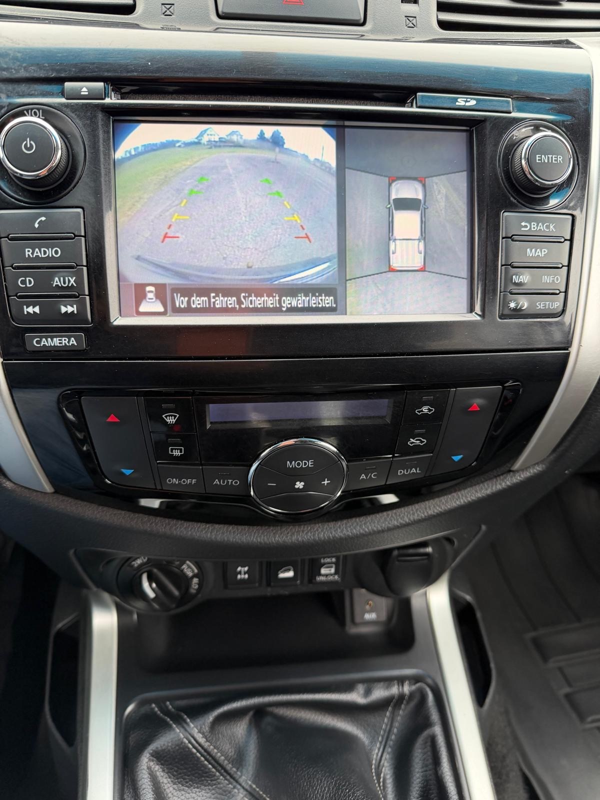 NISSAN Navara Double Cab N-COnnecta 2.3 dCi 4WD-image-8