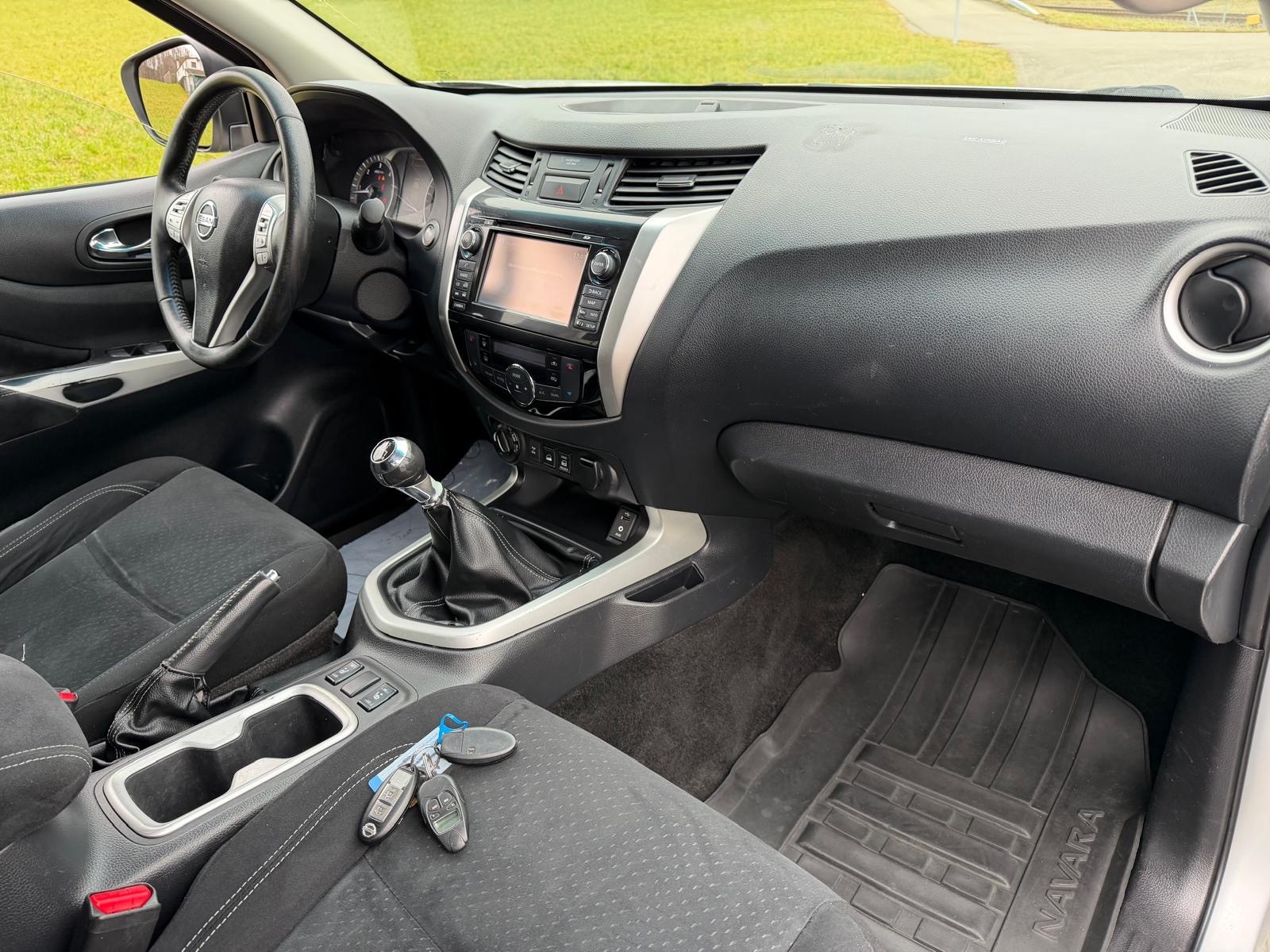 NISSAN Navara Double Cab N-COnnecta 2.3 dCi 4WD-image-4