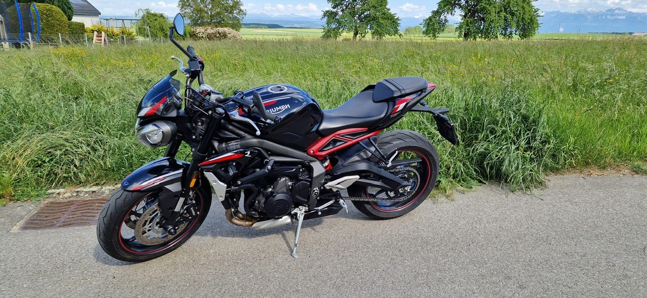 TRIUMPH 765 R-image-1