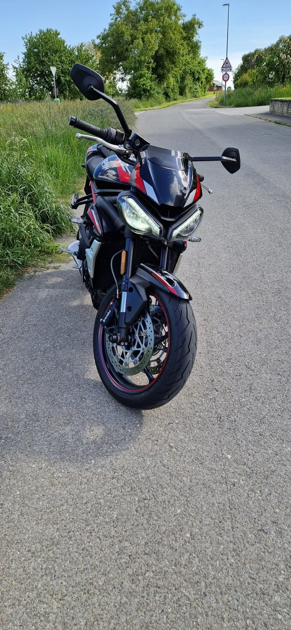 TRIUMPH 765 R-image-3