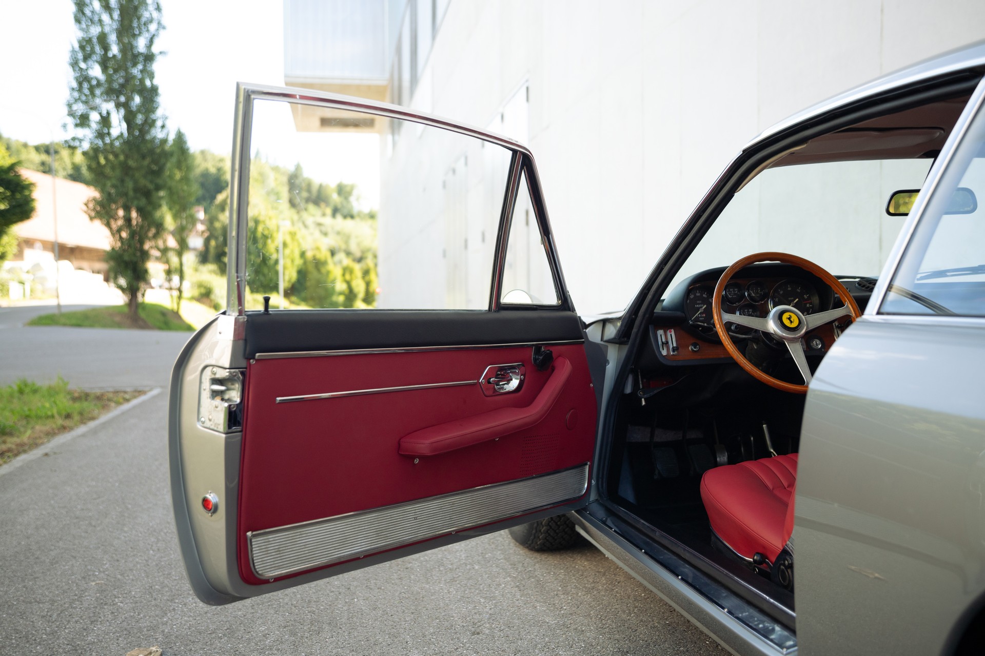 FERRARI 365 GT 2+2-image-7