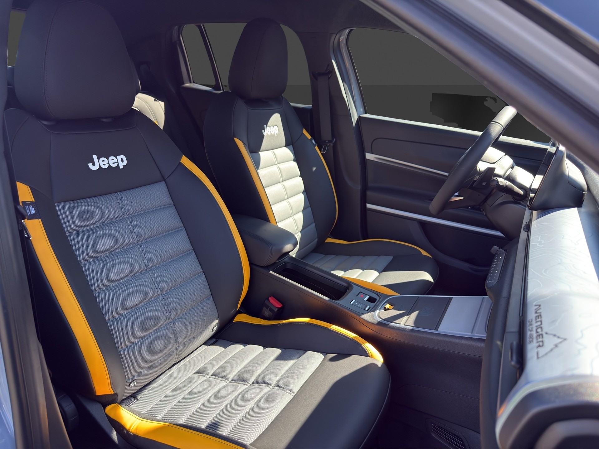 JEEP Avenger 1.2 Turbo MHEV The North Face 4xe-image-13