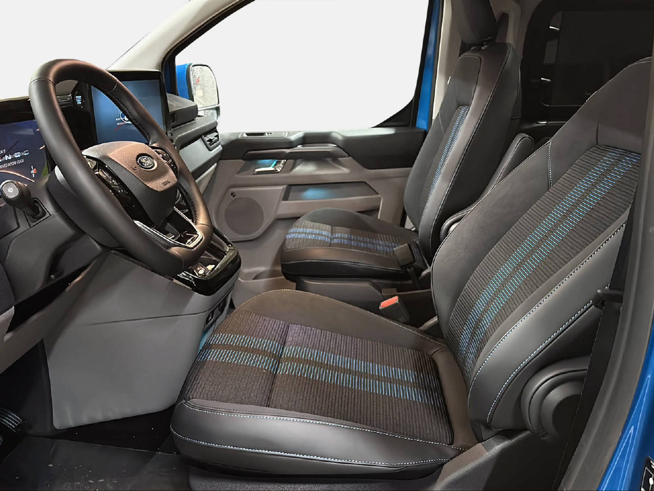 FORD Tourneo Custom 320 L2 2.0 EcoBlue 170 Sport-image-13
