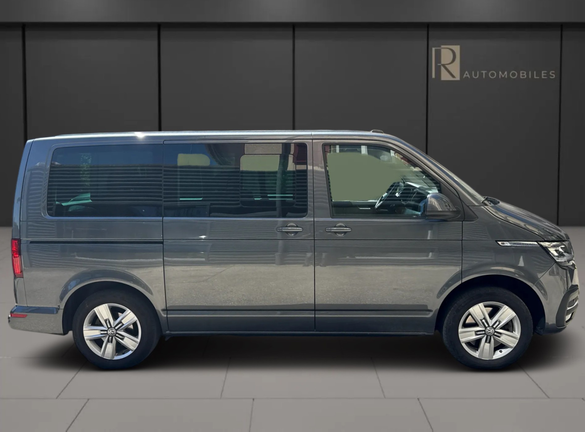 VW T6.1 Multivan 2.0 TDI Family 4Motion DSG-showroom-element-2