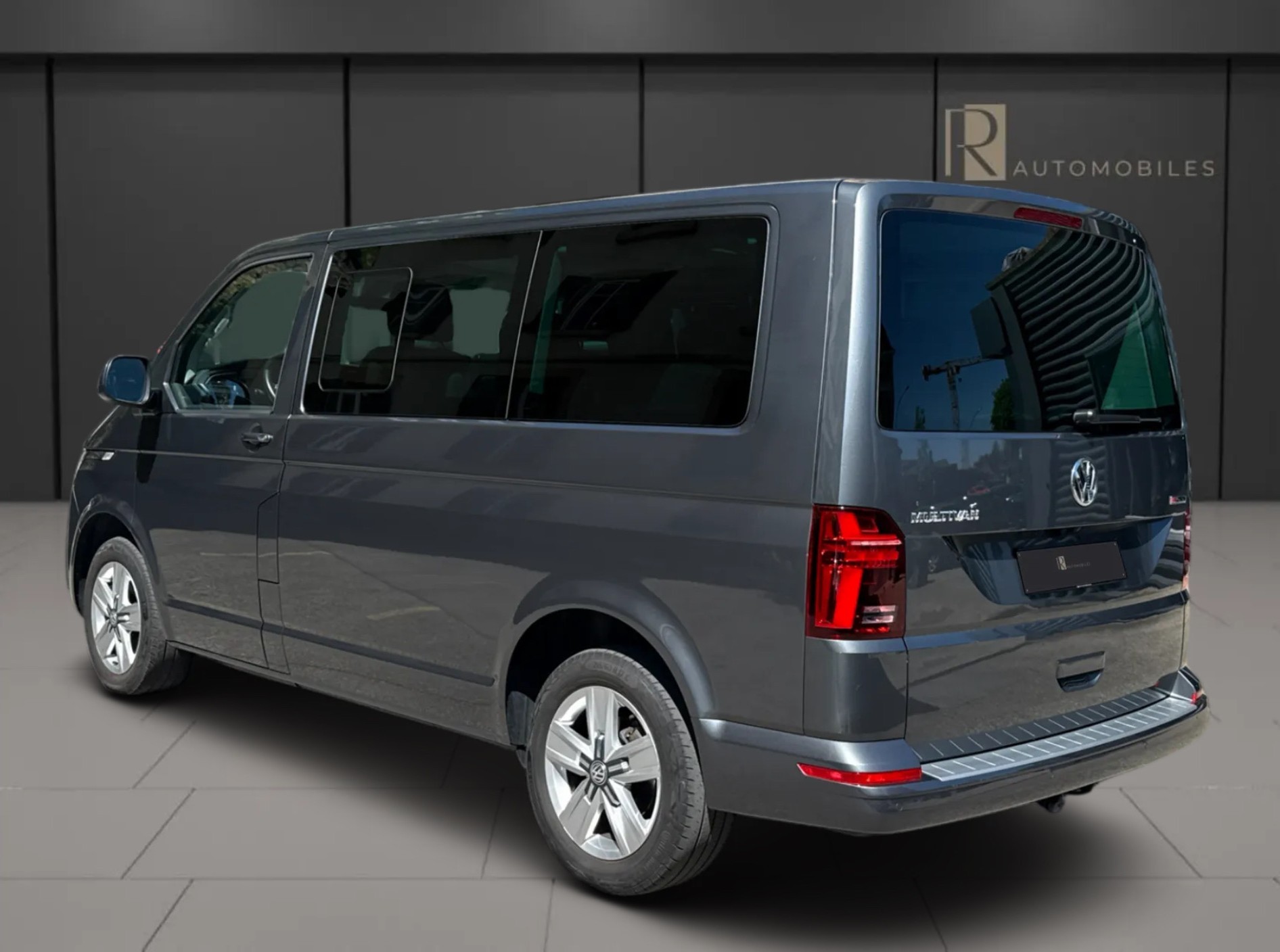VW T6.1 Multivan 2.0 TDI Family 4Motion DSG-image-6