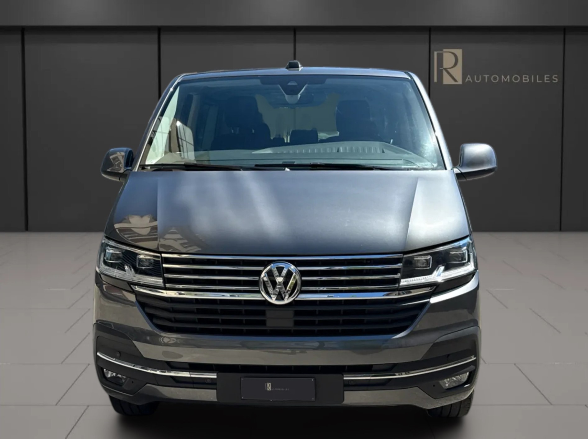 VW T6.1 Multivan 2.0 TDI Family 4Motion DSG-showroom-element-1
