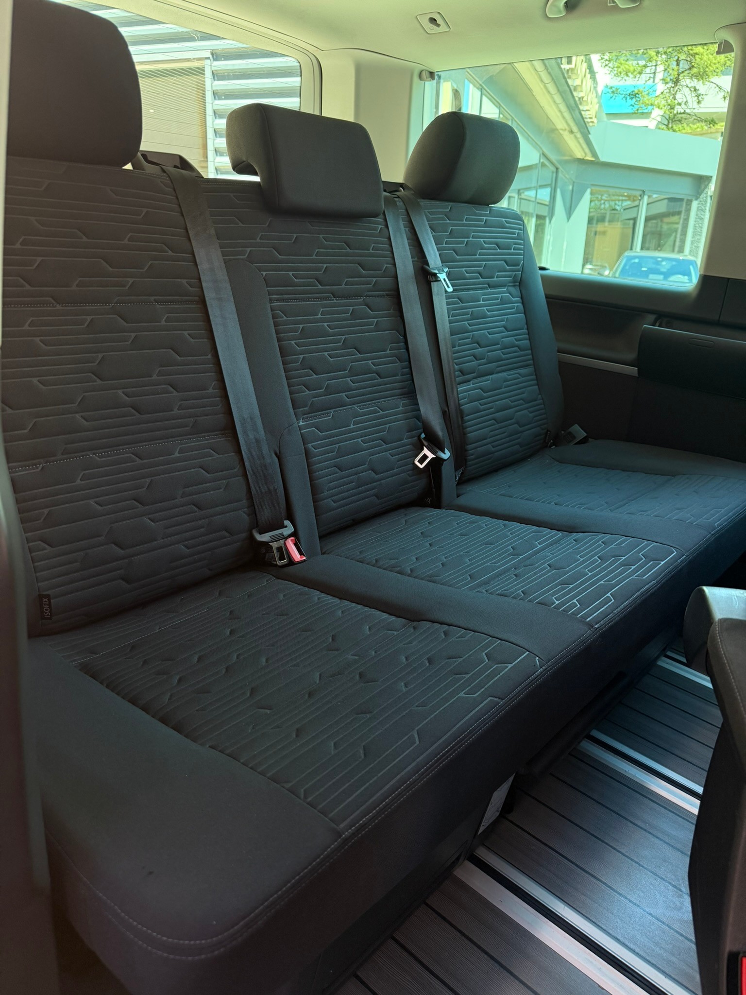 VW T6.1 Multivan 2.0 TDI Family 4Motion DSG-image-15