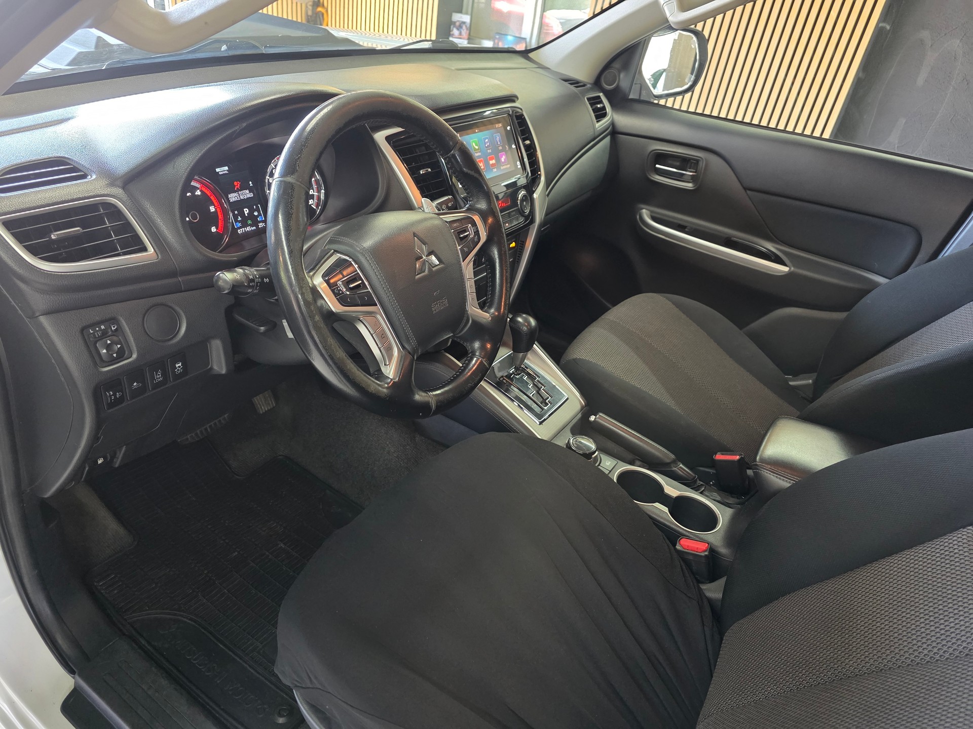 MITSUBISHI L 200 2.2 Style+ Double Cab Automat-image-7