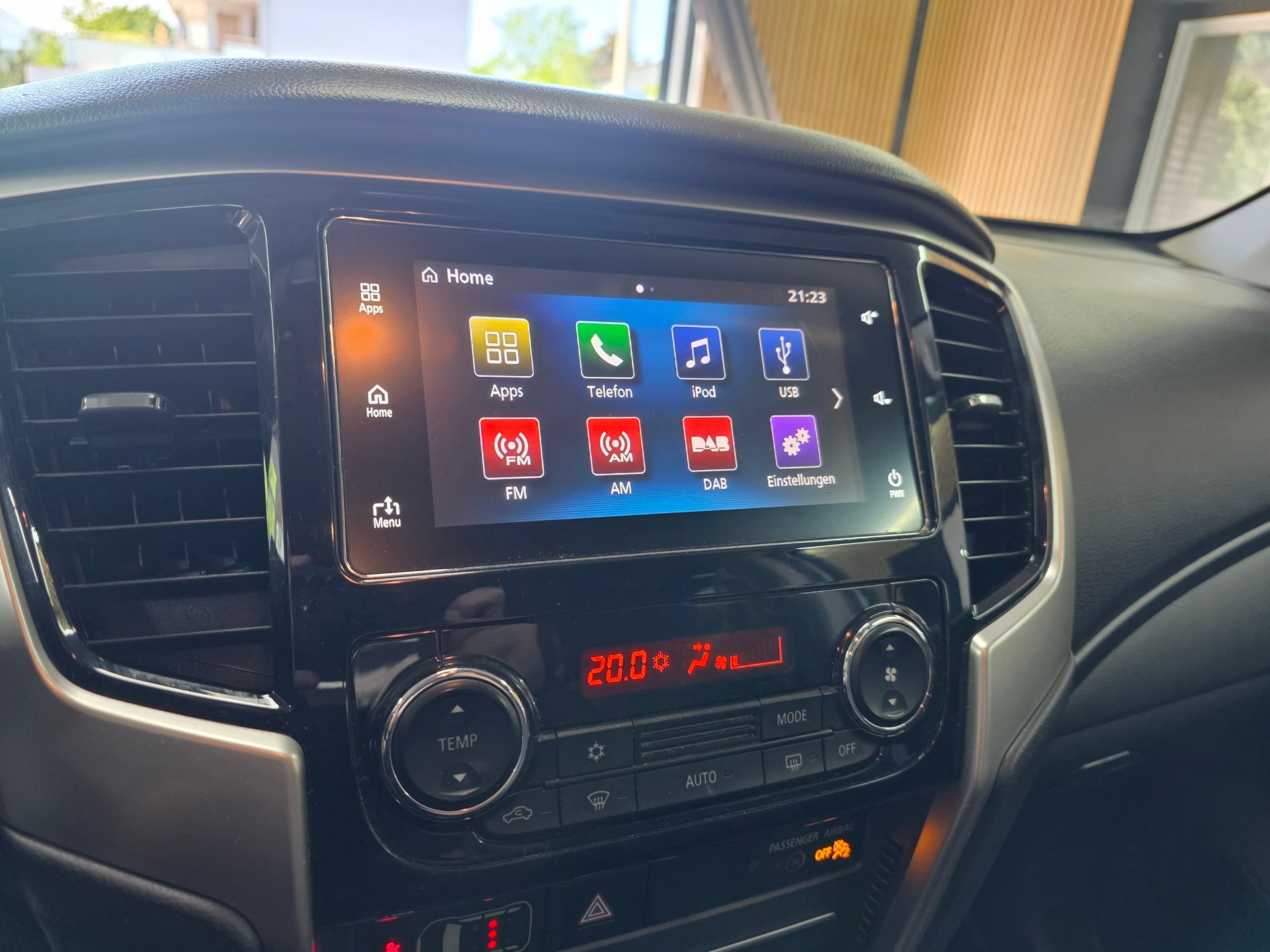 MITSUBISHI L 200 2.2 Style+ Double Cab Automat-image-13
