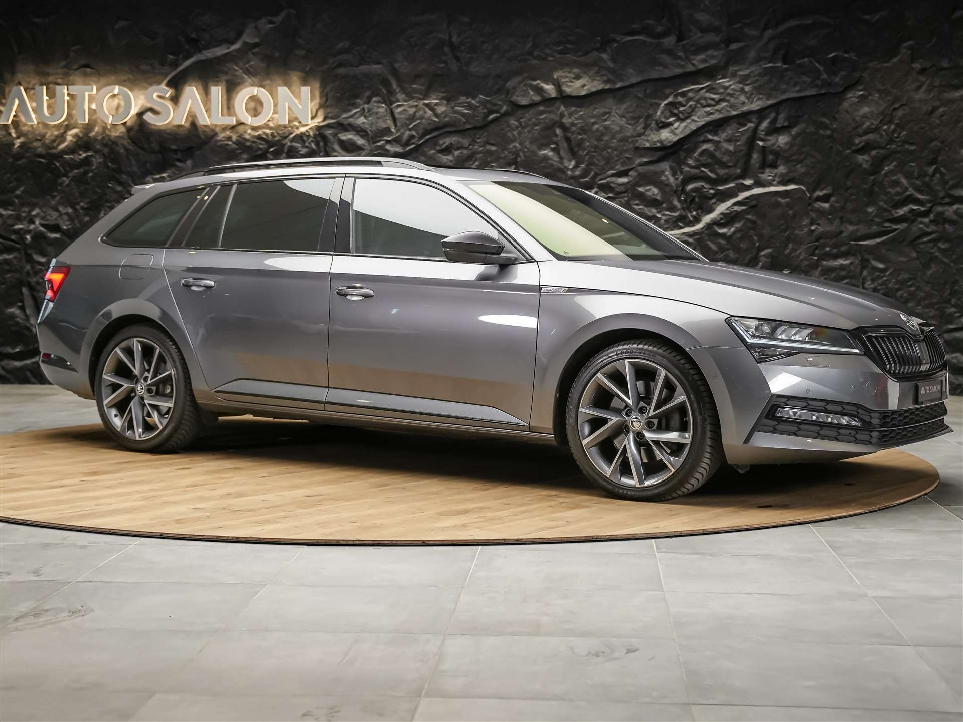 SKODA Superb Combi 2.0 TSI 280 SportLine 4x4 DSG *Facelift*Panorama*Sportsitze*360°Kamera*-image-6