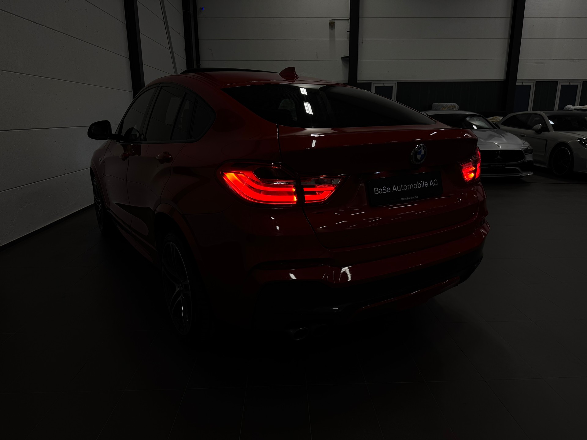 BMW X4 xDrive 35i Steptronic-image-15