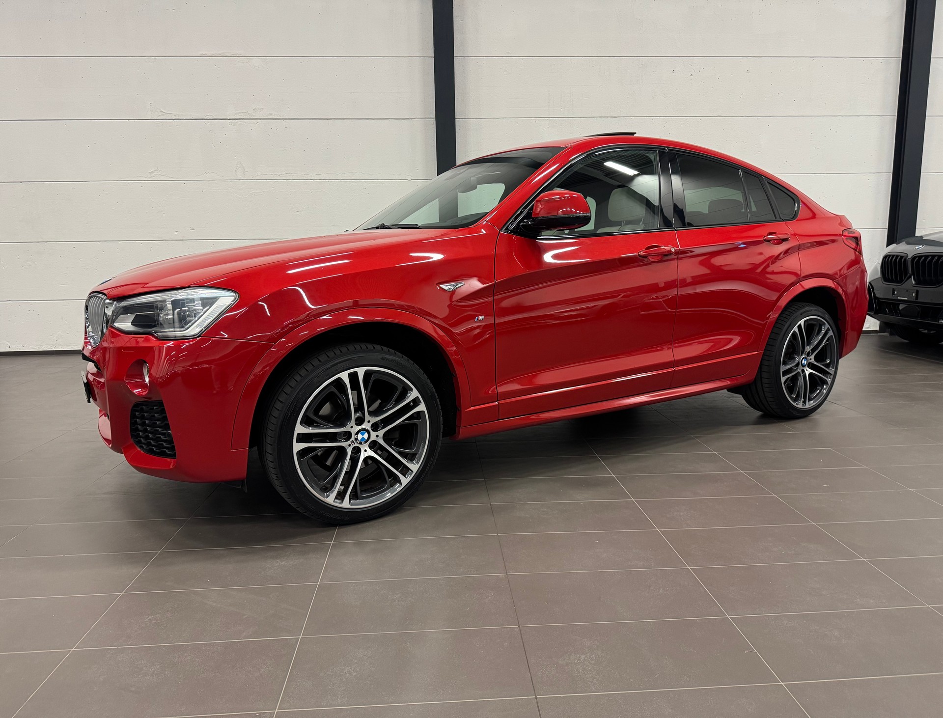 BMW X4 xDrive 35i Steptronic-showroom-element-2