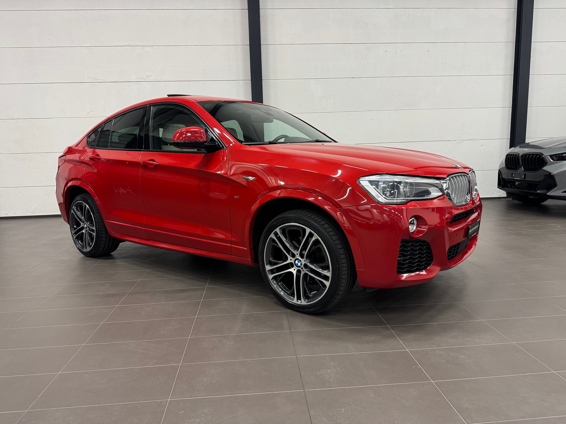 BMW X4 xDrive 35i Steptronic-showroom-element-3