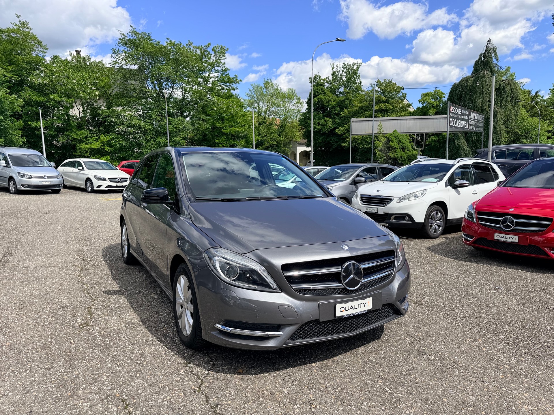 MERCEDES-BENZ B 200 Active Edition-showroom-element-1