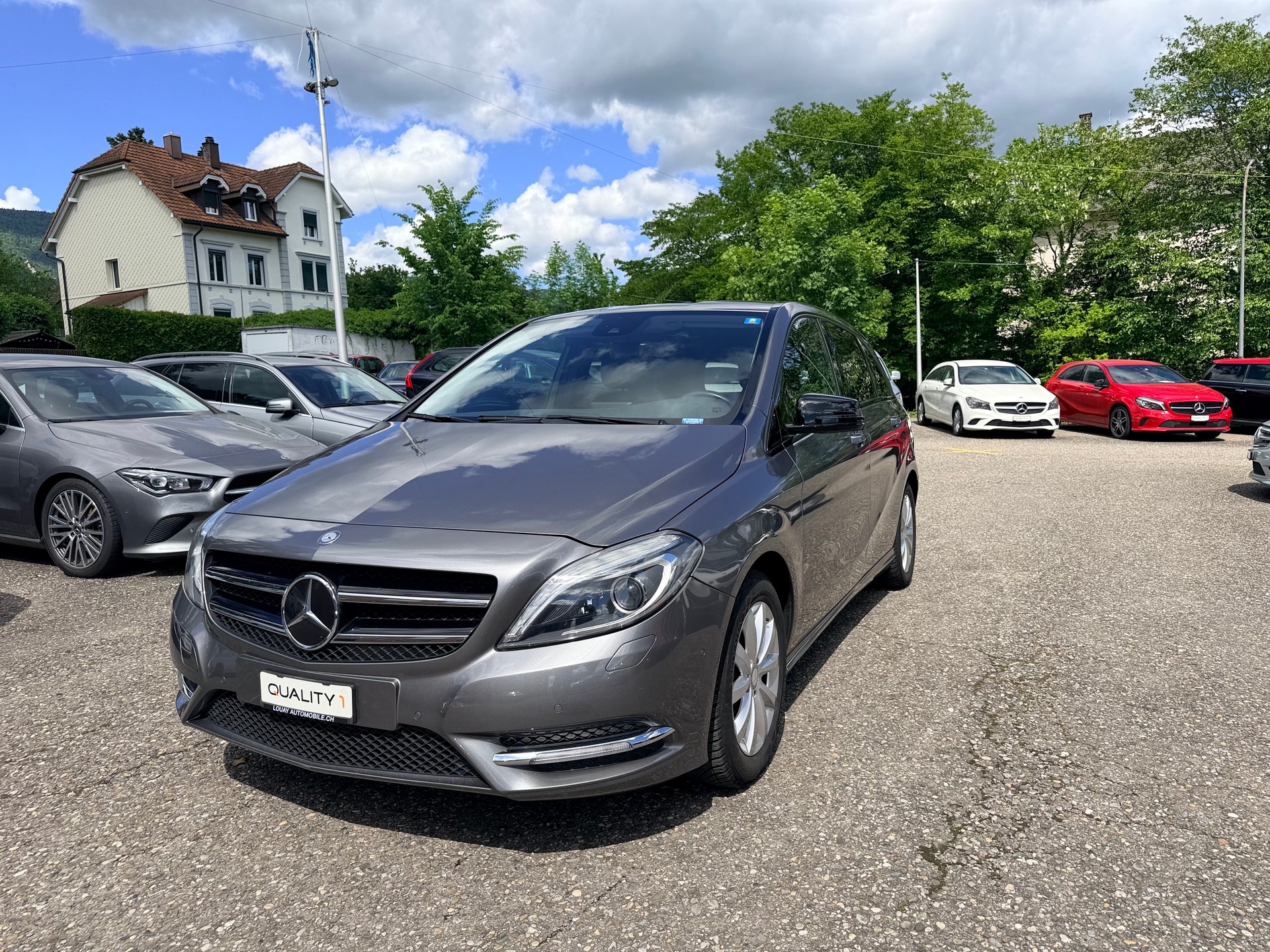 MERCEDES-BENZ B 200 Active Edition-showroom-element-2
