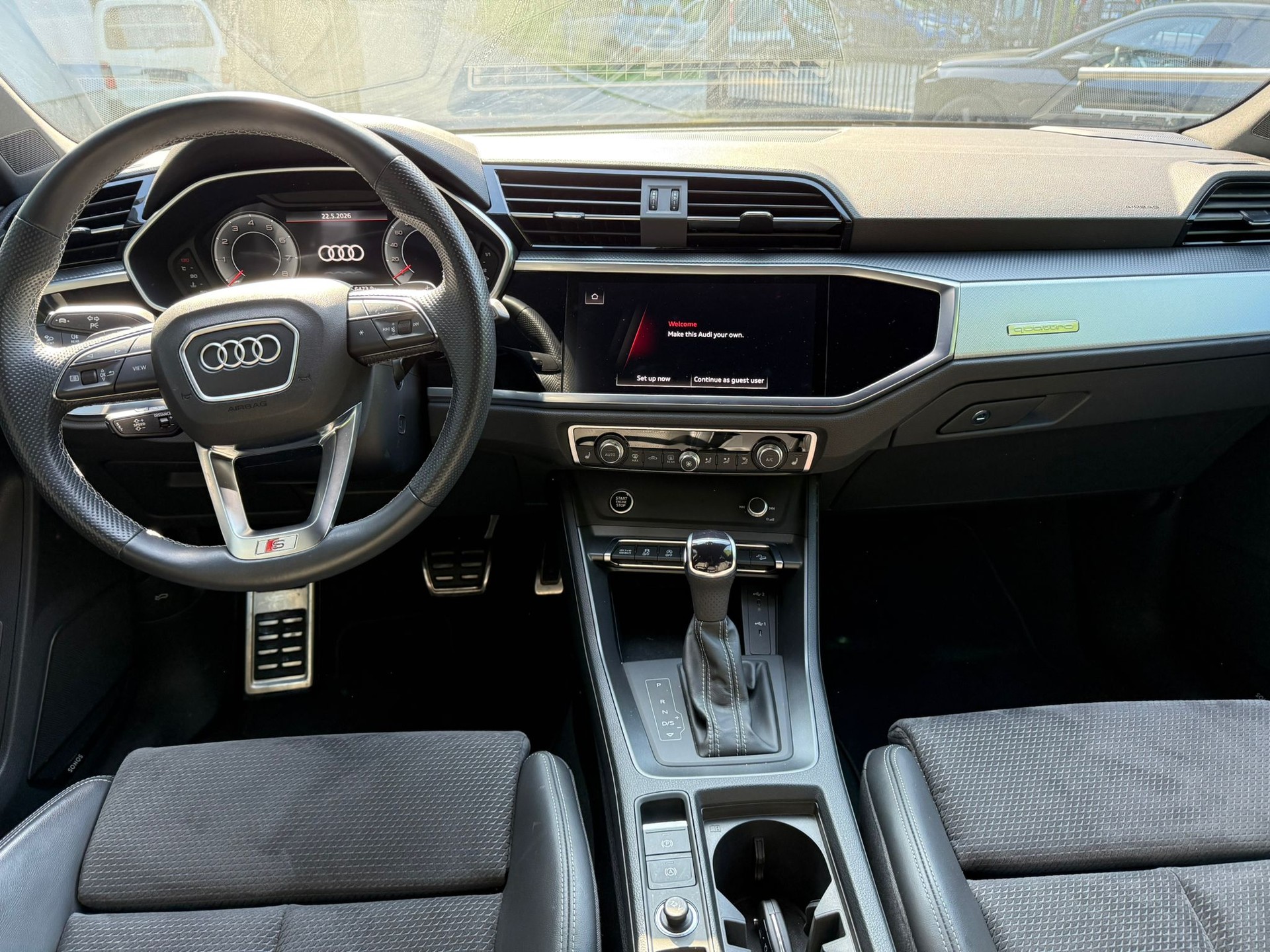 AUDI Q3 Sportback 40 TFSI S line quattro S-tronic-image-12