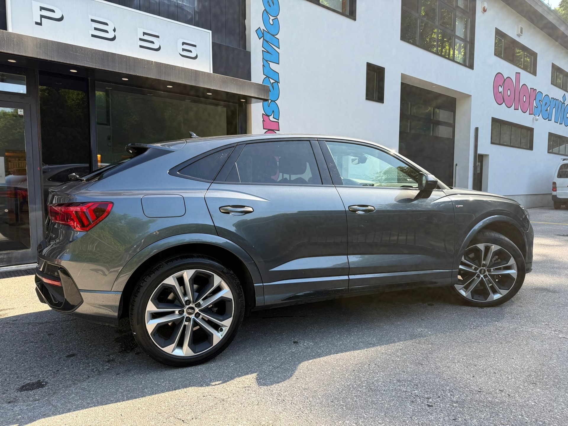 AUDI Q3 Sportback 40 TFSI S line quattro S-tronic-image-3