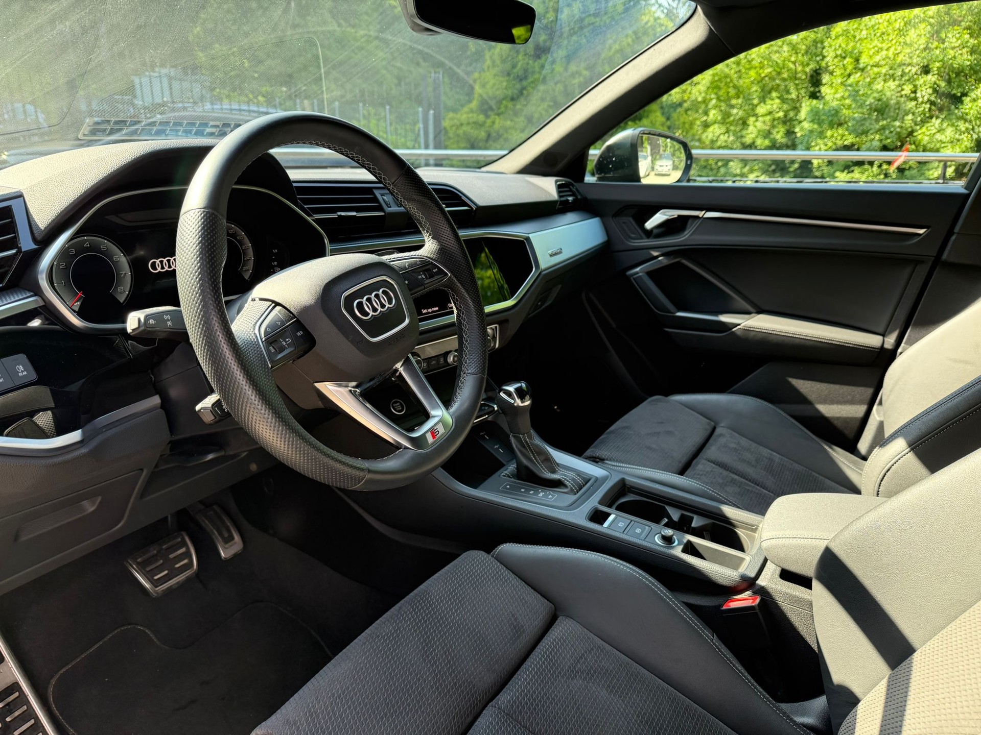 AUDI Q3 Sportback 40 TFSI S line quattro S-tronic-image-8