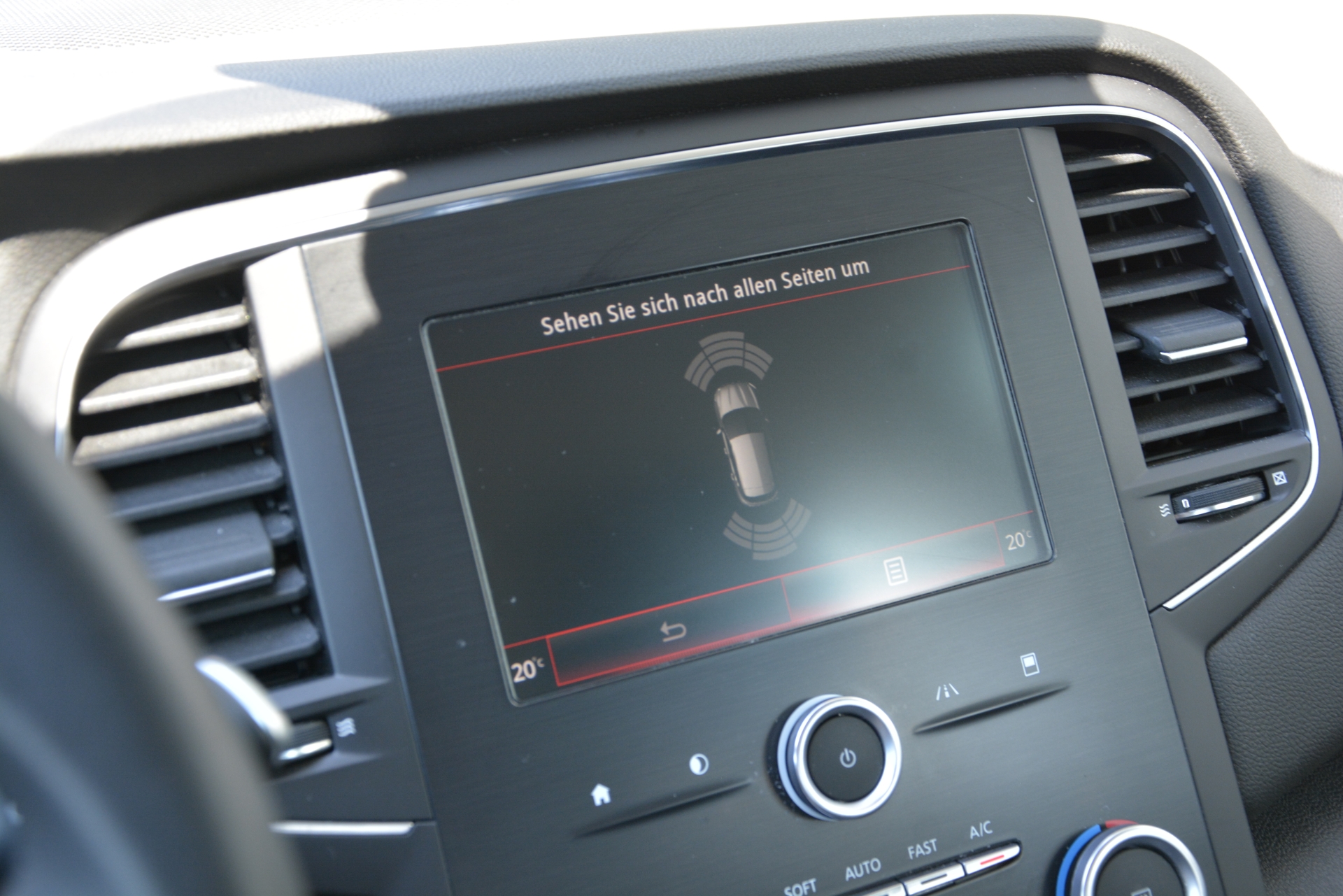 RENAULT Mégane 1.2 TCe 130 Zen-image-9