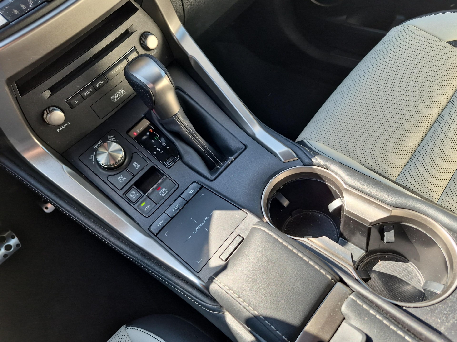 LEXUS NX 300h F-Sport / ab 3,99% Leasing bei Abschluss einer Protect Autoversicherung-image-15