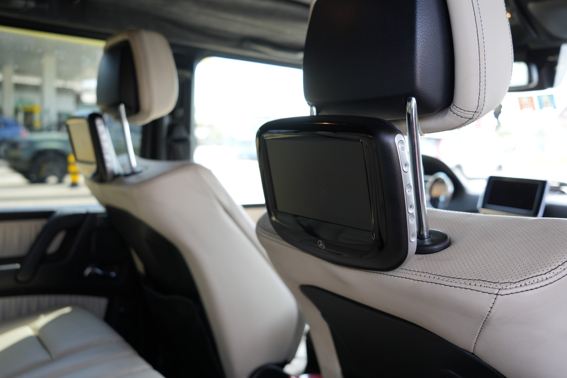 MERCEDES-BENZ G 63 AMG Automatic-image-12