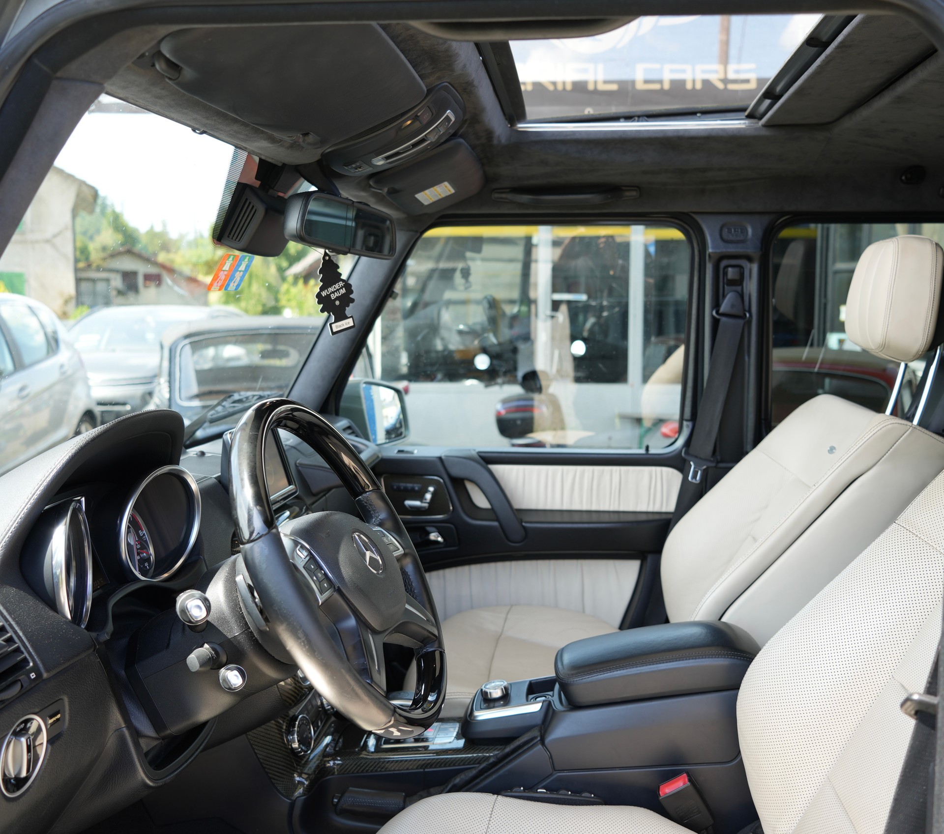 MERCEDES-BENZ G 63 AMG Automatic-image-8