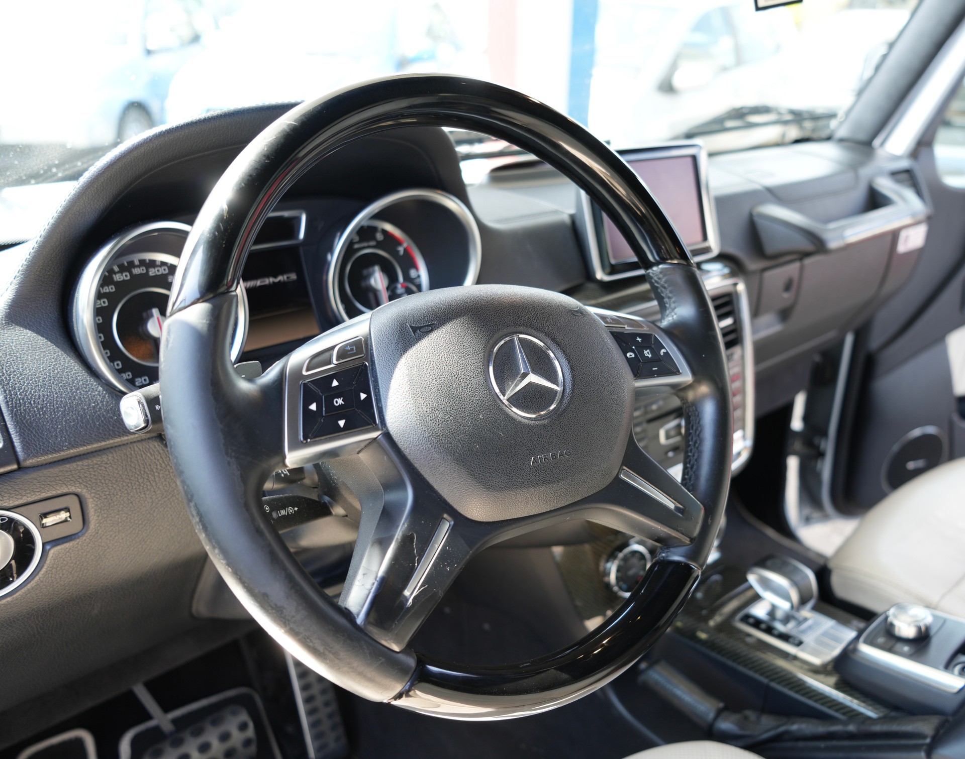 MERCEDES-BENZ G 63 AMG Automatic-image-7