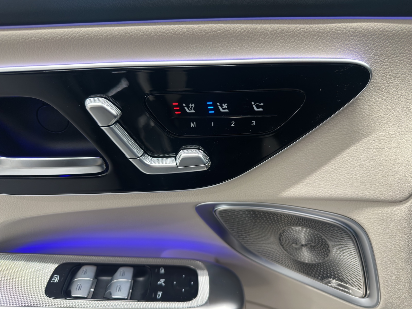MERCEDES-BENZ CLE 200 Cabrio 4Matic 9G-Tronic-image-12