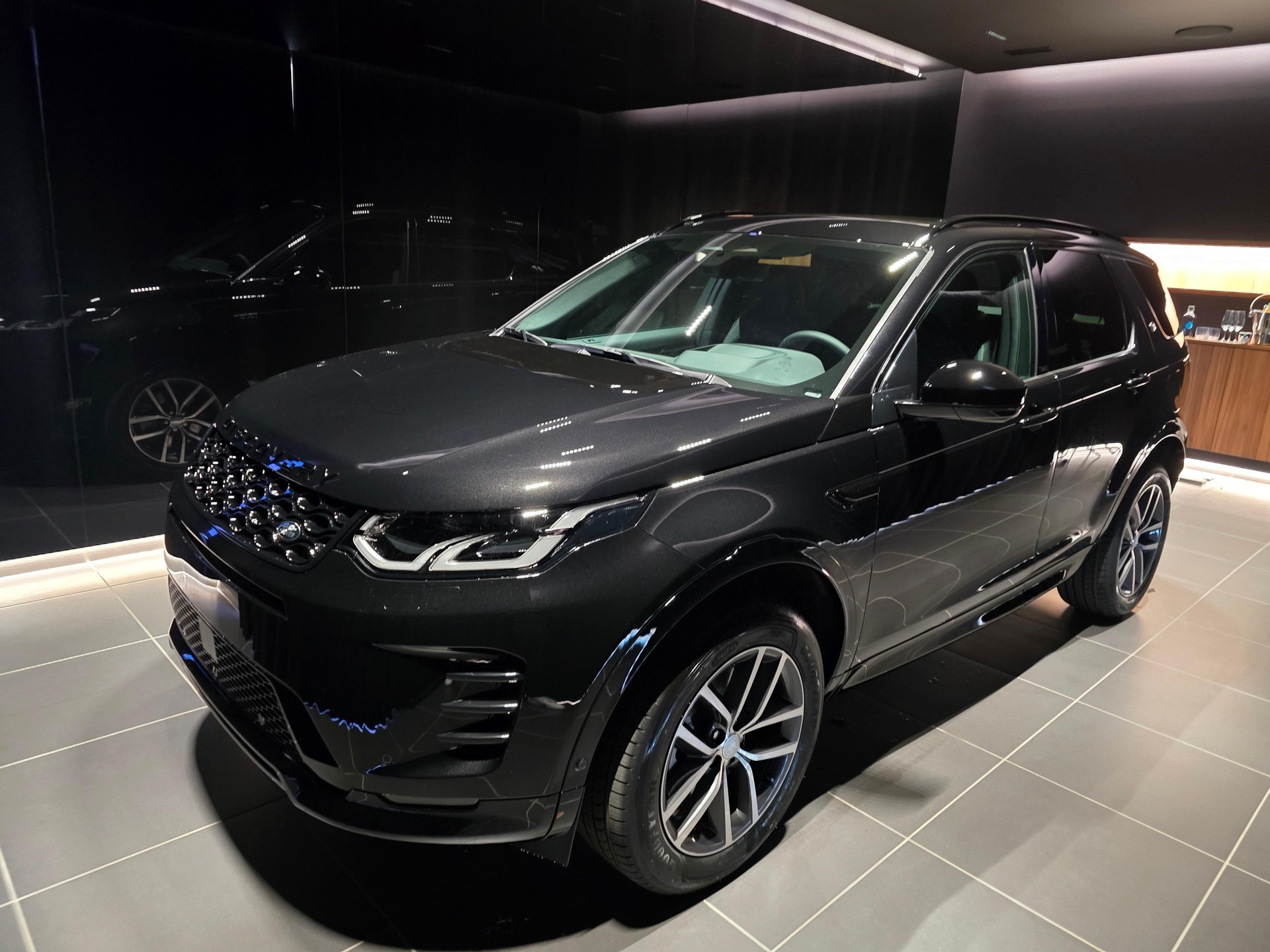 LAND ROVER Discovery Sport 1.5 T 270e Dynamic SE