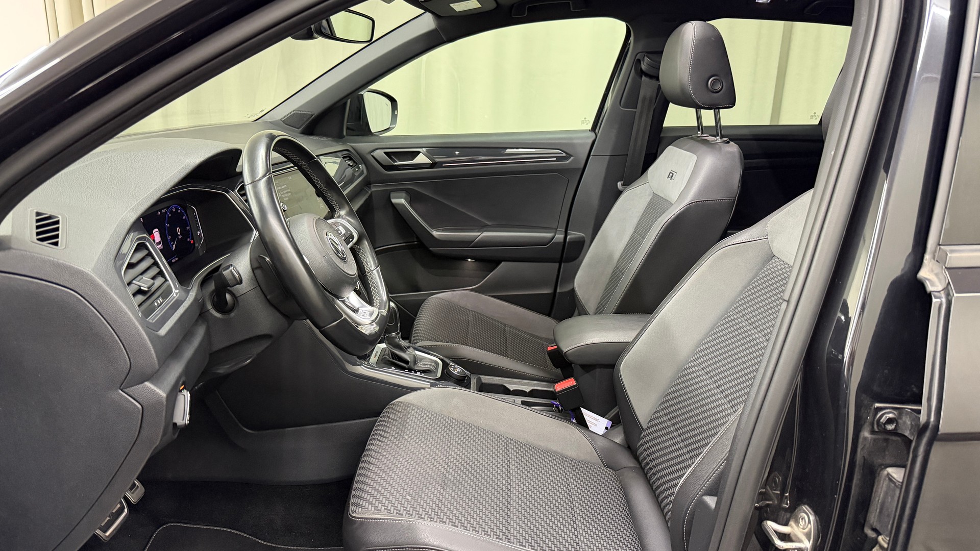 VW T-Roc 2.0 TDI SCR Sport DSG 4Motion-image-6