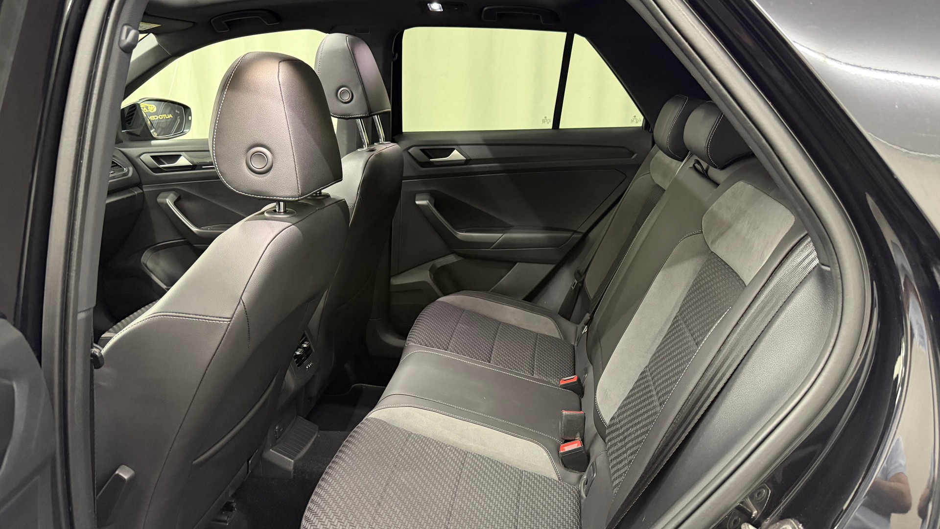 VW T-Roc 2.0 TDI SCR Sport DSG 4Motion-image-13
