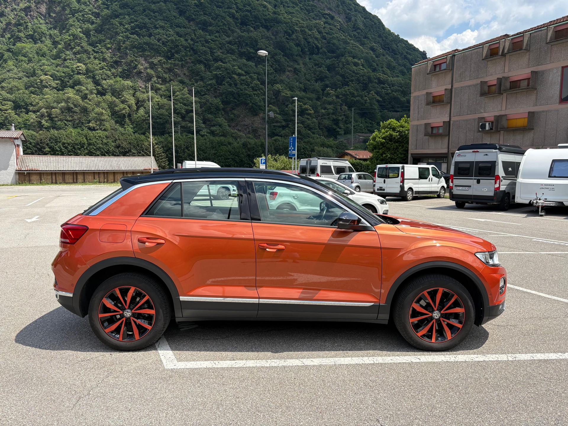 VW T-Roc 2.0 TDI SCR Advance DSG 4Motion-image-2