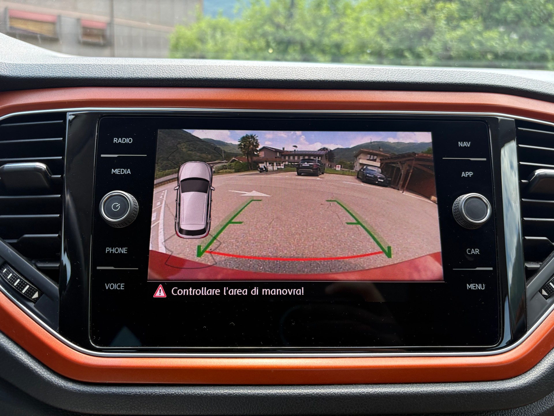 VW T-Roc 2.0 TDI SCR Advance DSG 4Motion-image-12