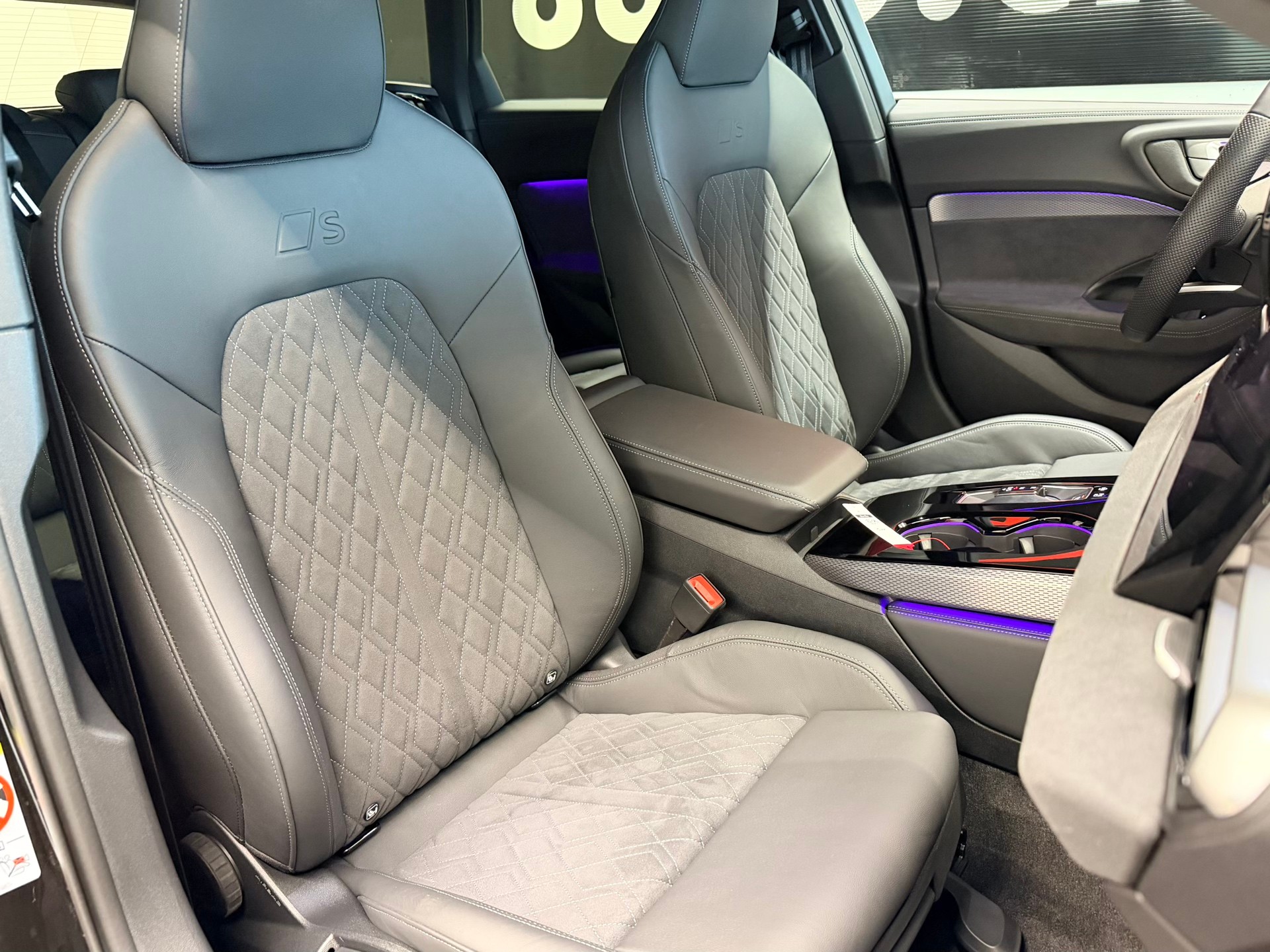 AUDI A5 Avant TDI quattro 150 kW S tronic-image-21