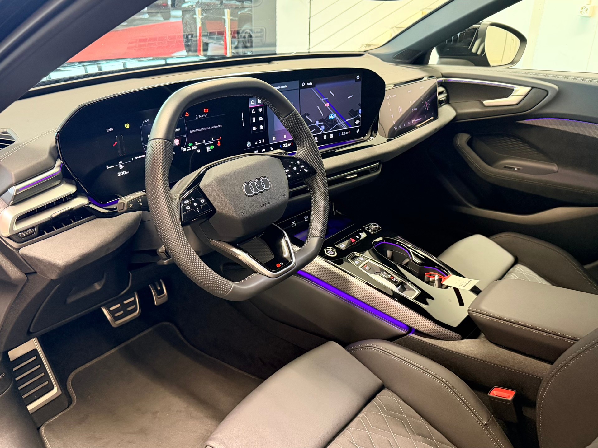 AUDI A5 Avant TDI quattro 150 kW S tronic-image-11