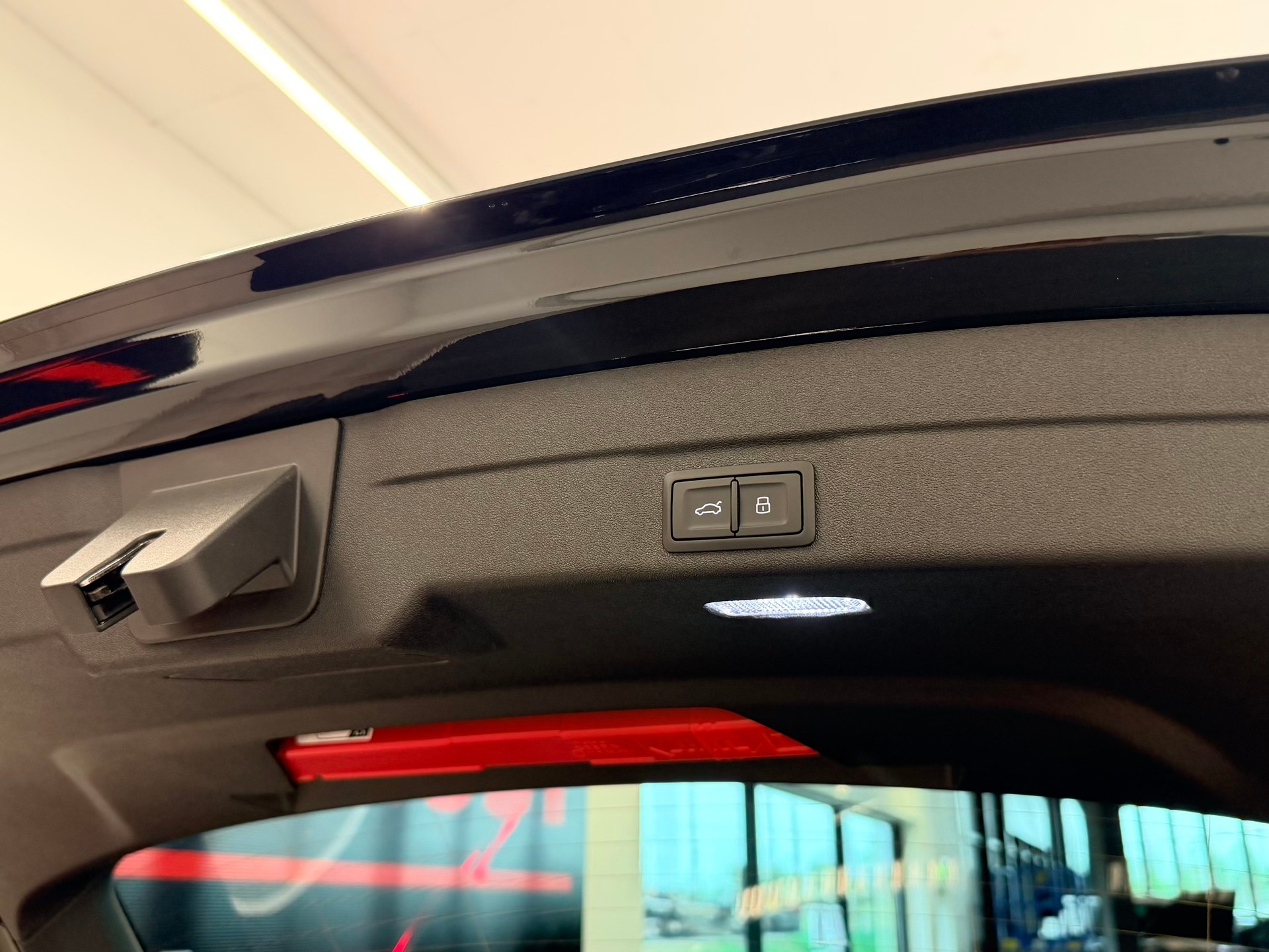 AUDI A5 Avant TDI quattro 150 kW S tronic-image-10
