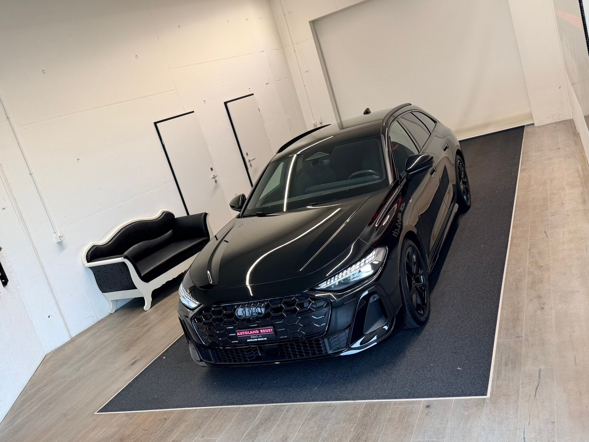 AUDI A5 Avant TDI quattro 150 kW S tronic-image-3