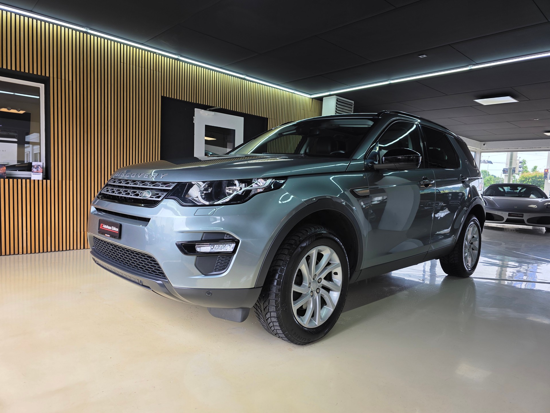 LAND ROVER Discovery Sport 2.0 TD4 Pure AT9-showroom-element-2