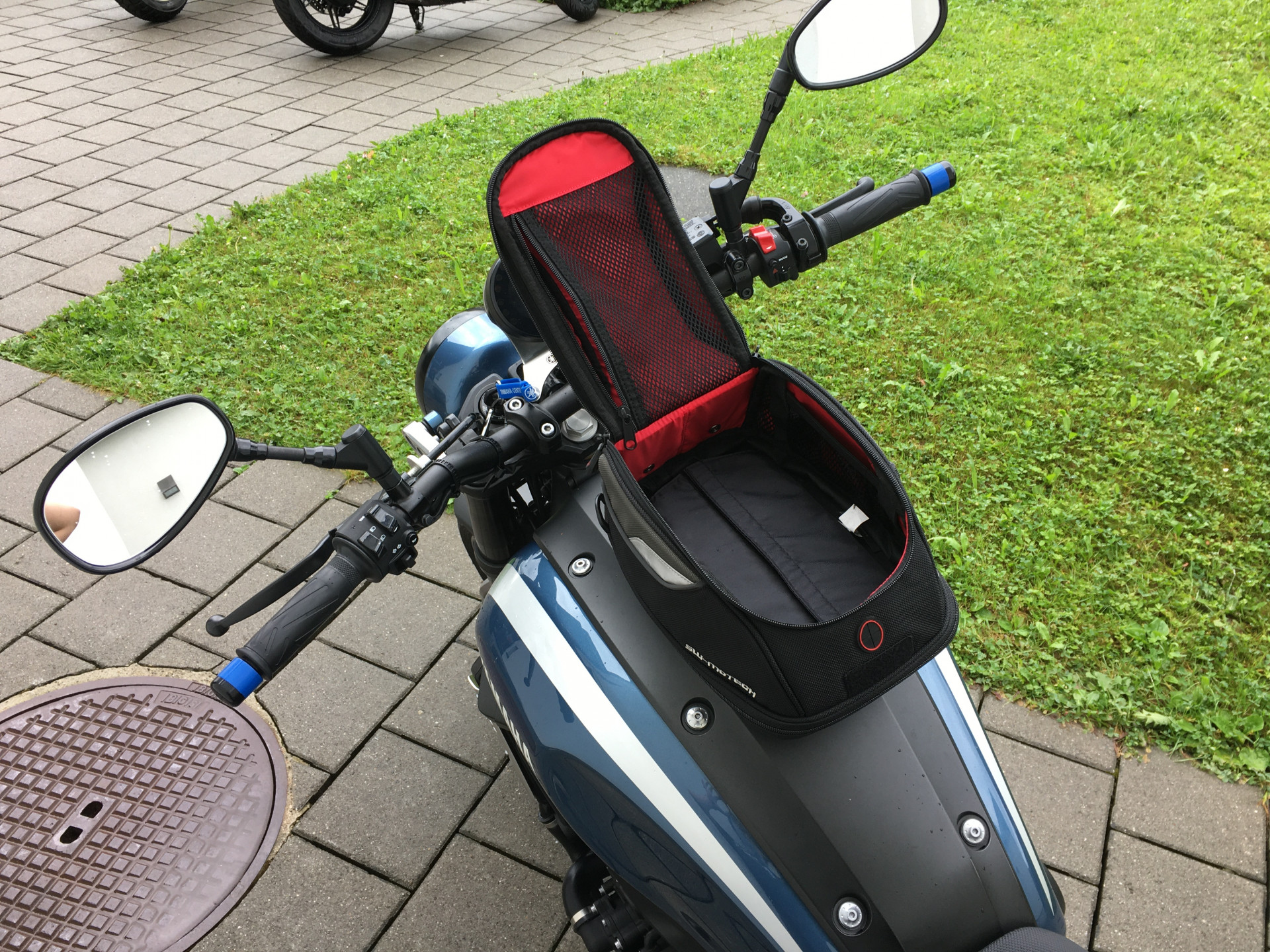 YAMAHA XSR 900-image-4