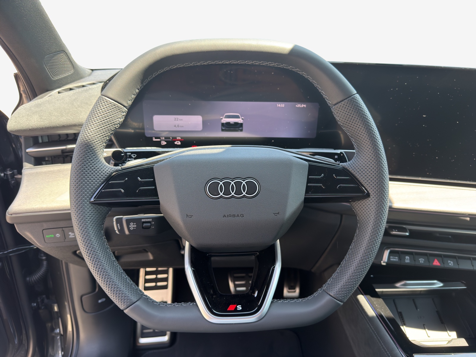 AUDI Q3 Sportback e-hybrid 200 kW S tronig-image-9