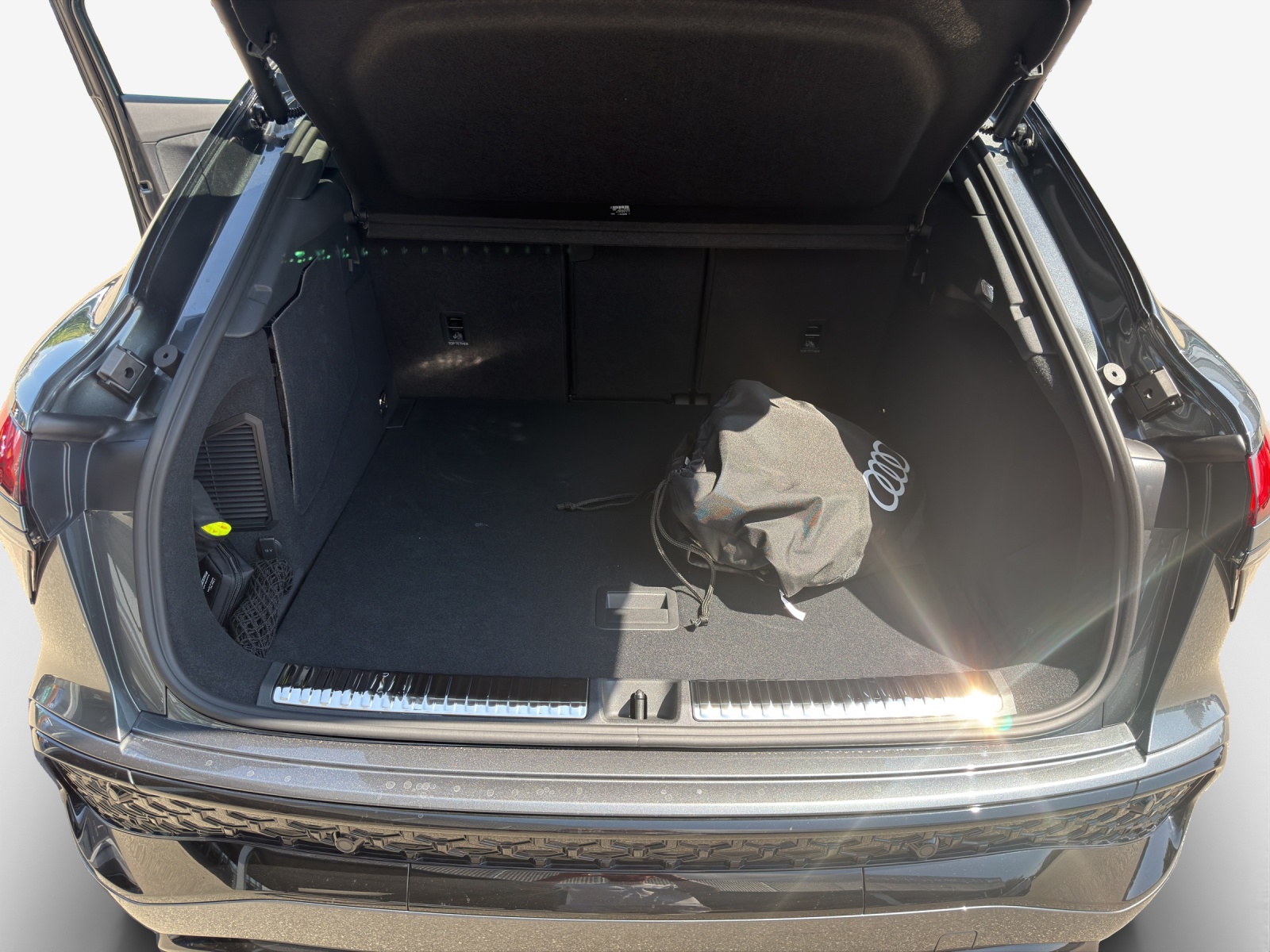 AUDI Q3 Sportback e-hybrid 200 kW S tronig-image-12