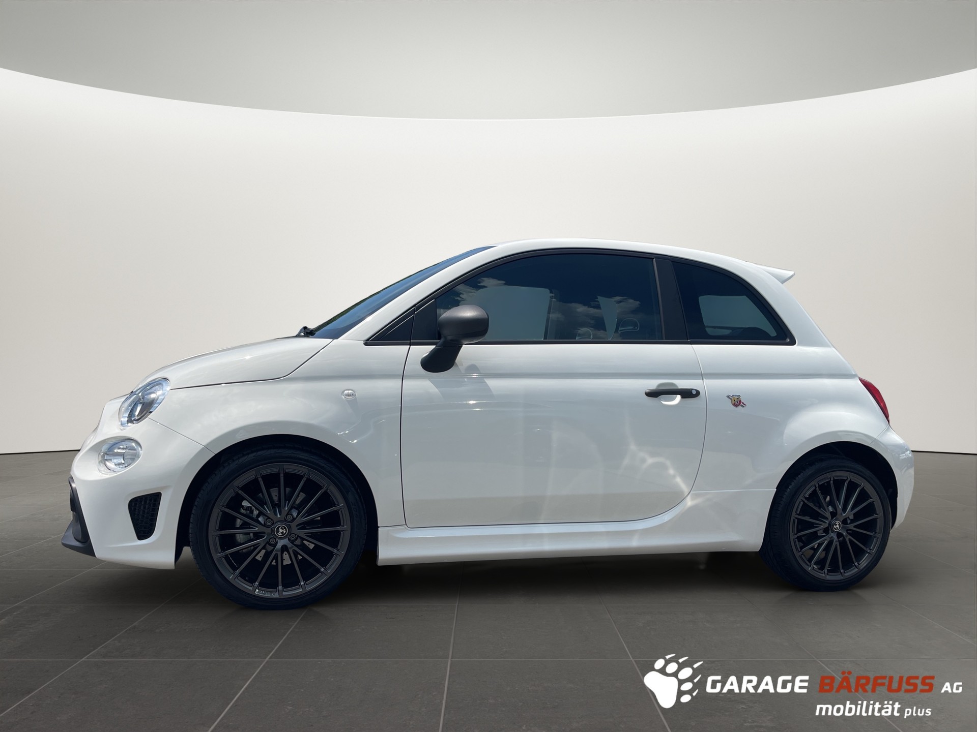 FIAT 500 Abarth-showroom-element-1