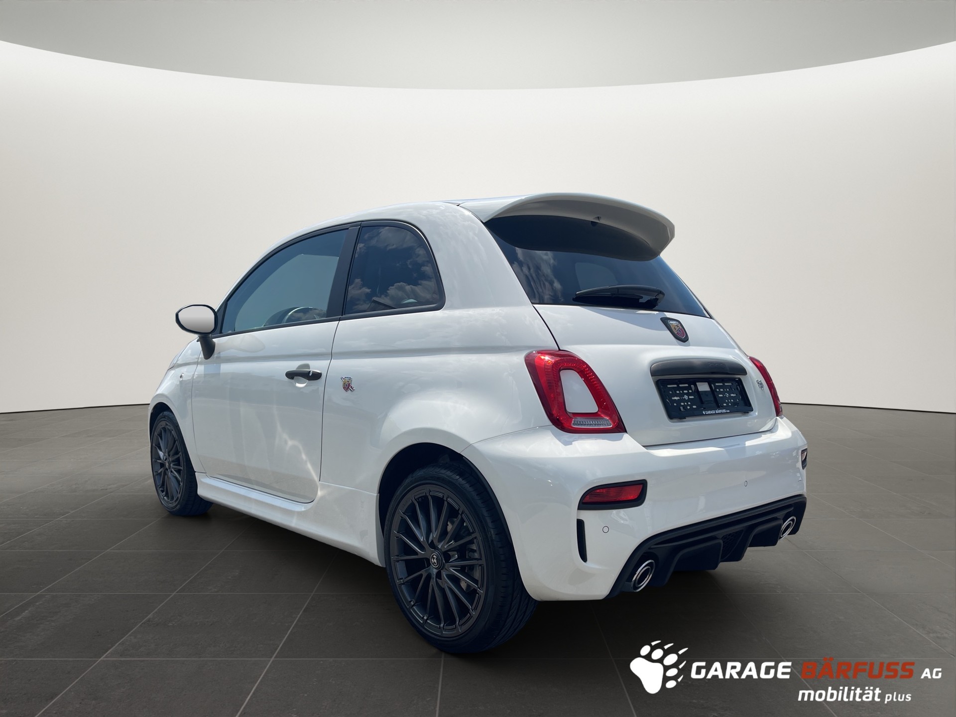 FIAT 500 Abarth-showroom-element-2
