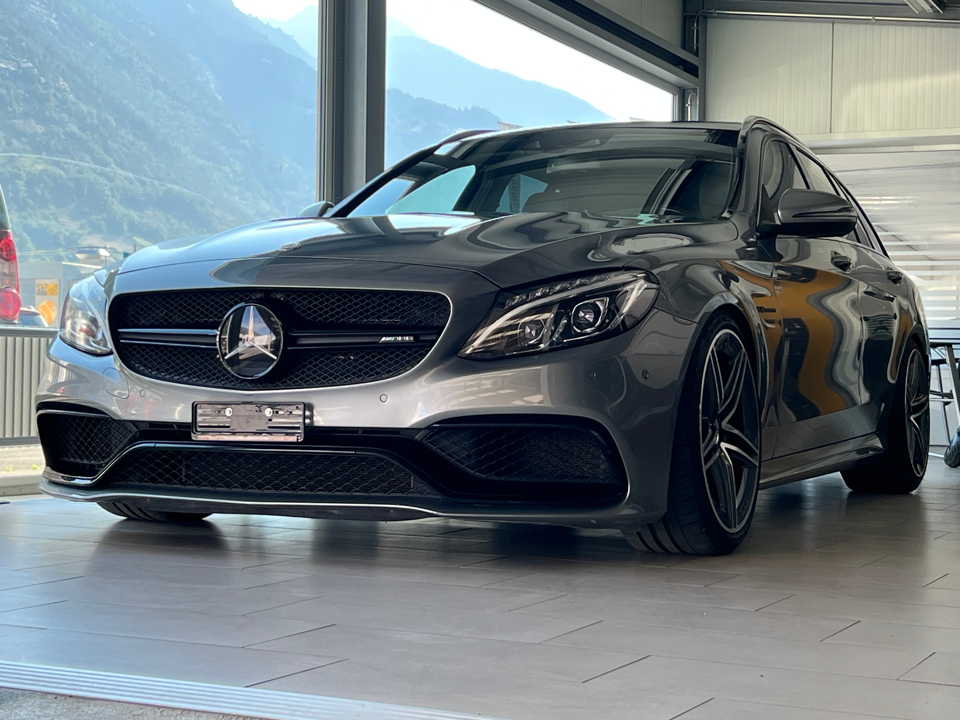 MERCEDES-BENZ C 63 AMG Speedshift-image-3