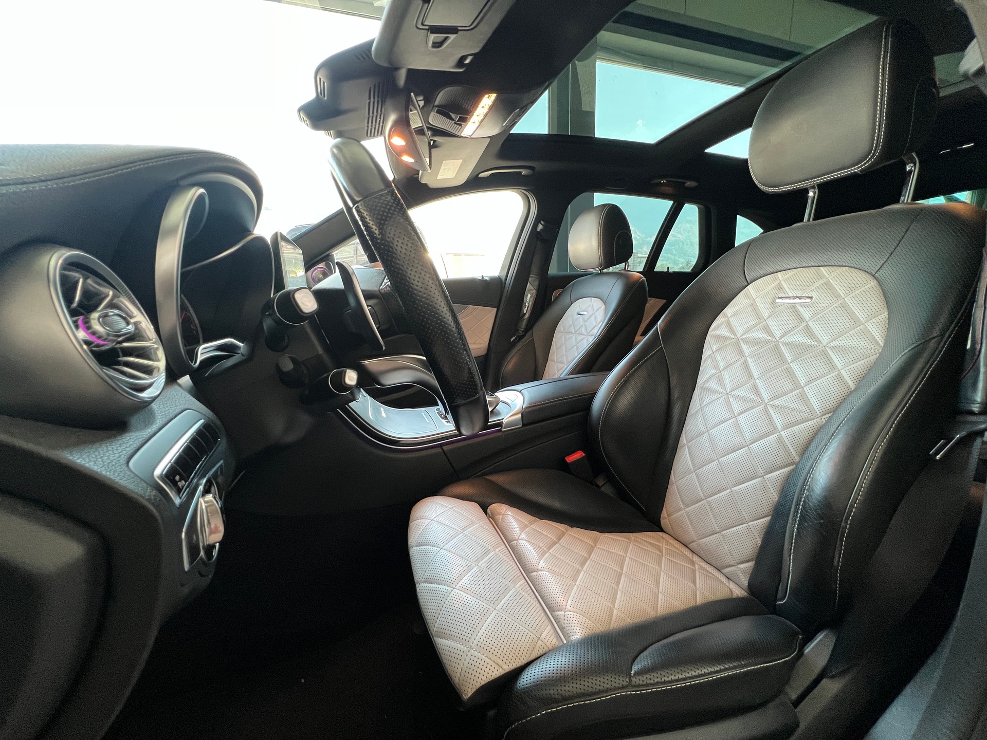MERCEDES-BENZ C 63 AMG Speedshift-image-10