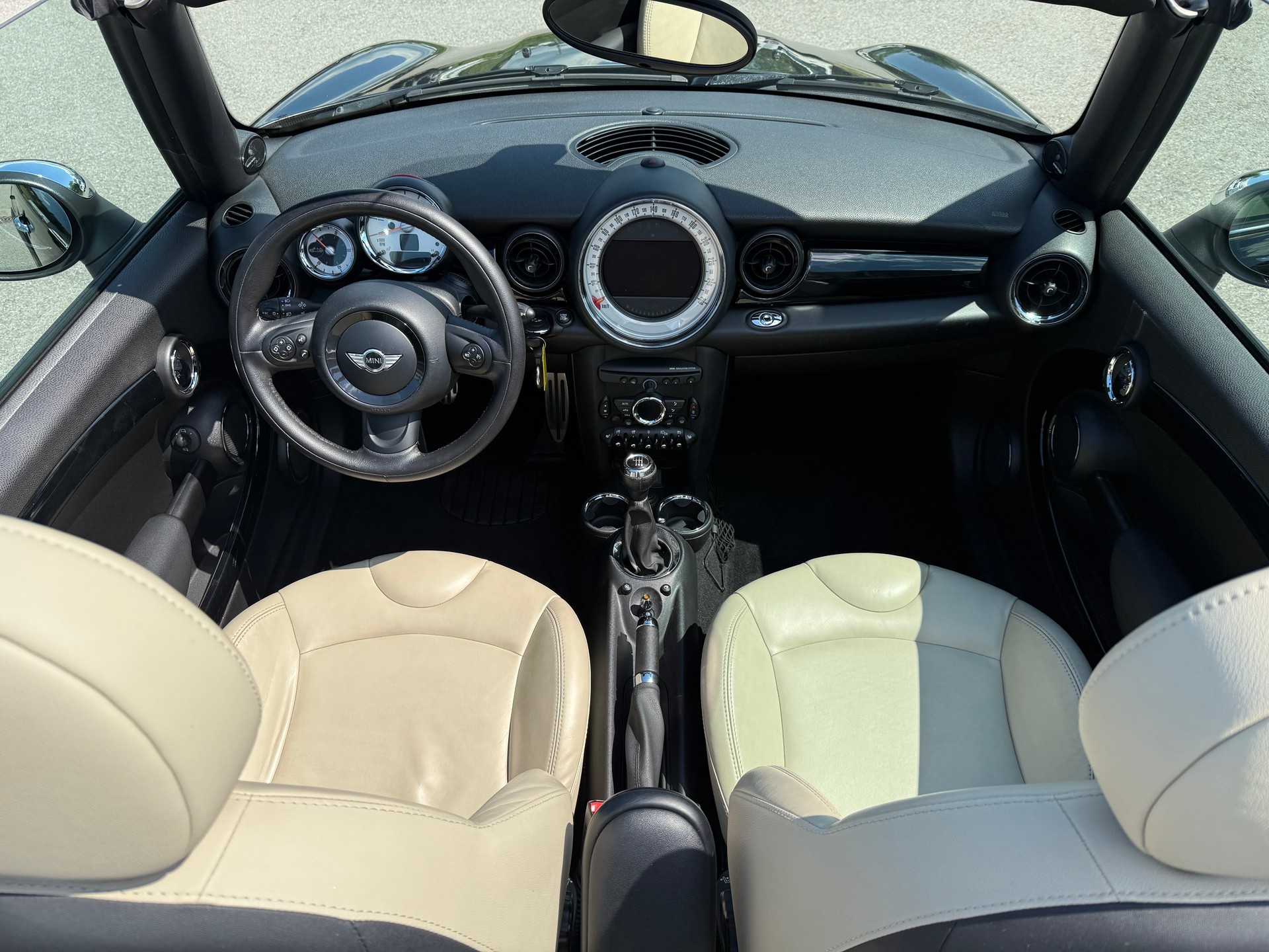 MINI Cooper S Cabriolet-image-14