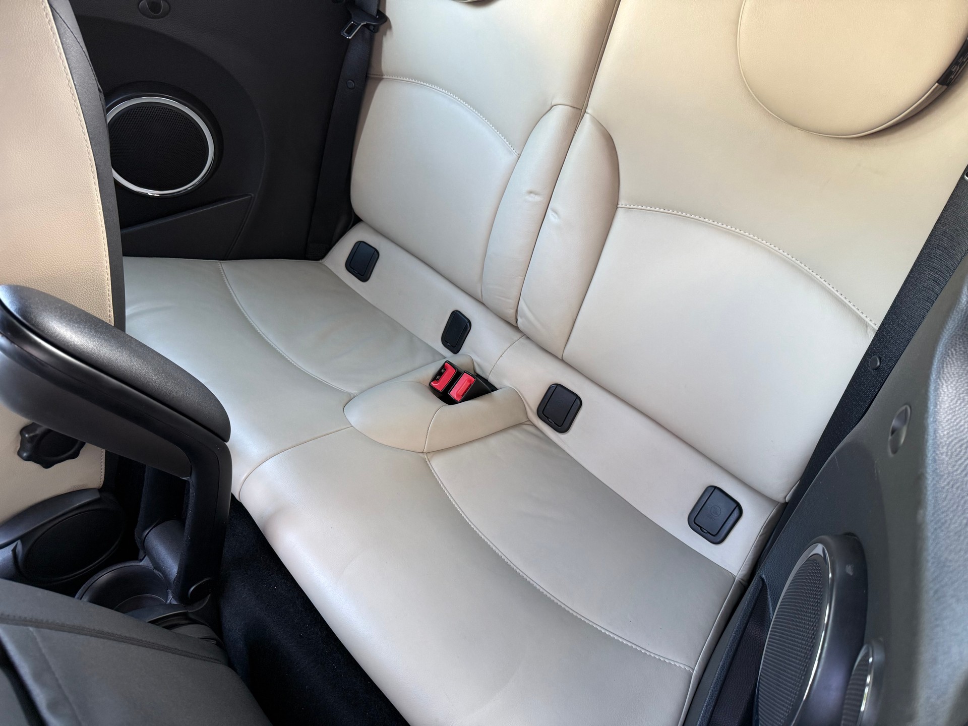 MINI Cooper S Cabriolet-image-11