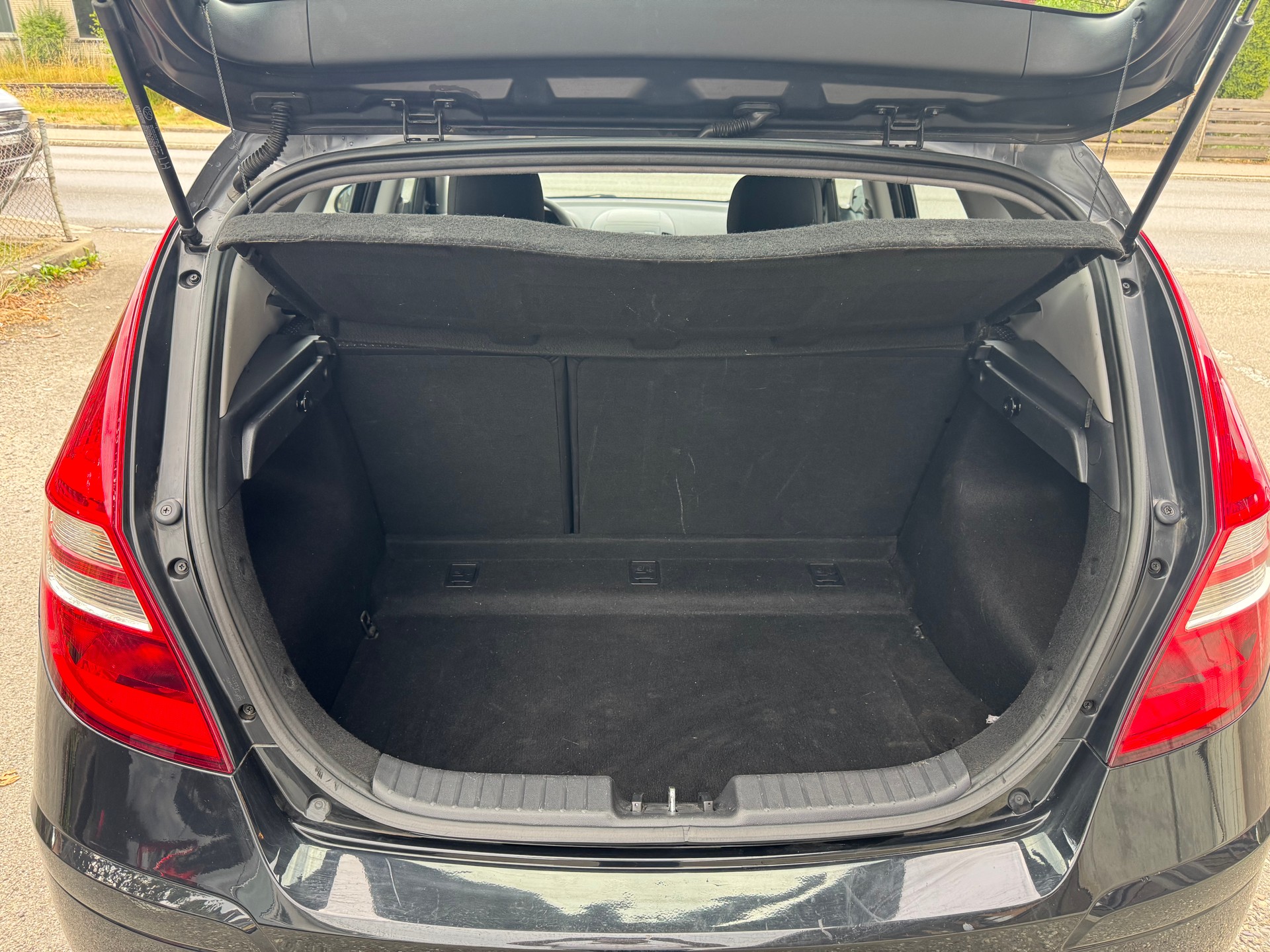 HYUNDAI i30 1.4 Comfort-image-6