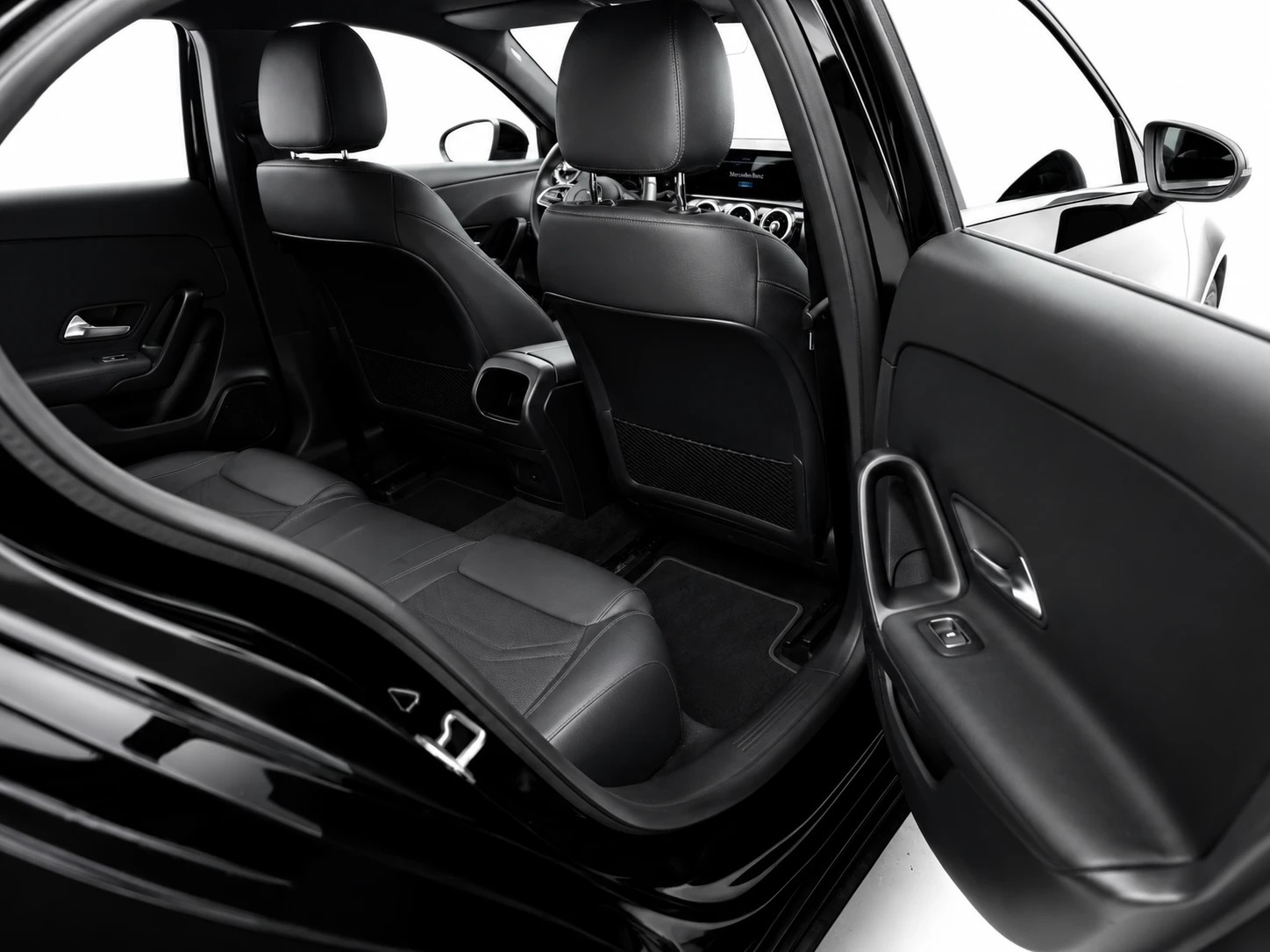 MERCEDES-BENZ A 200 * CH FAHRZEUG *-image-8